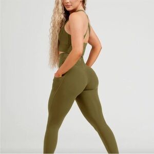 BuffBunny Monarch legging Dark Olive